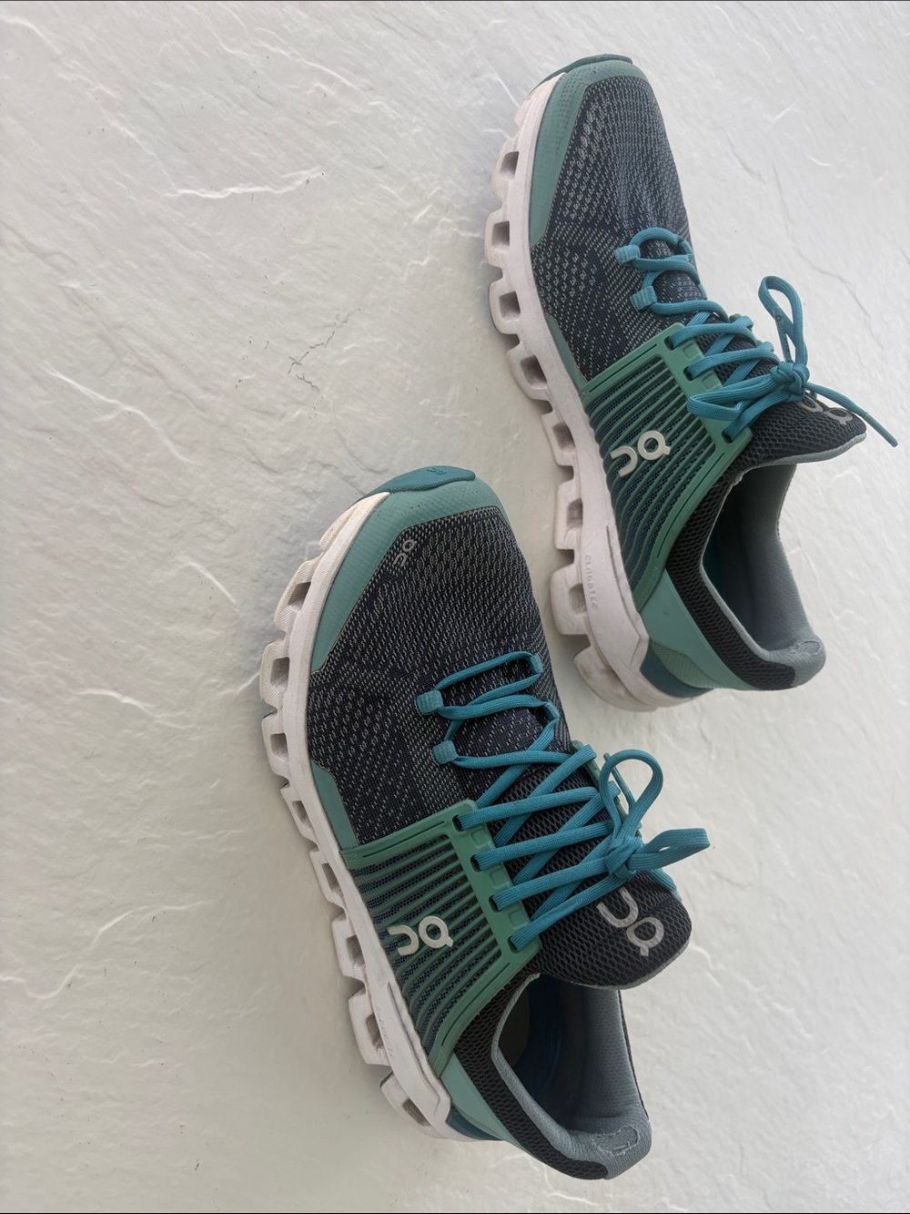 On Running Teal and Dark Blue Cloud Running Shoes - Picture 3 of 9